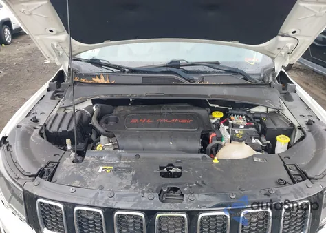 2018 Jeep Compass Latitude 4X4 из США, поврежденный, VIN 3C4NJDBB9JT31416